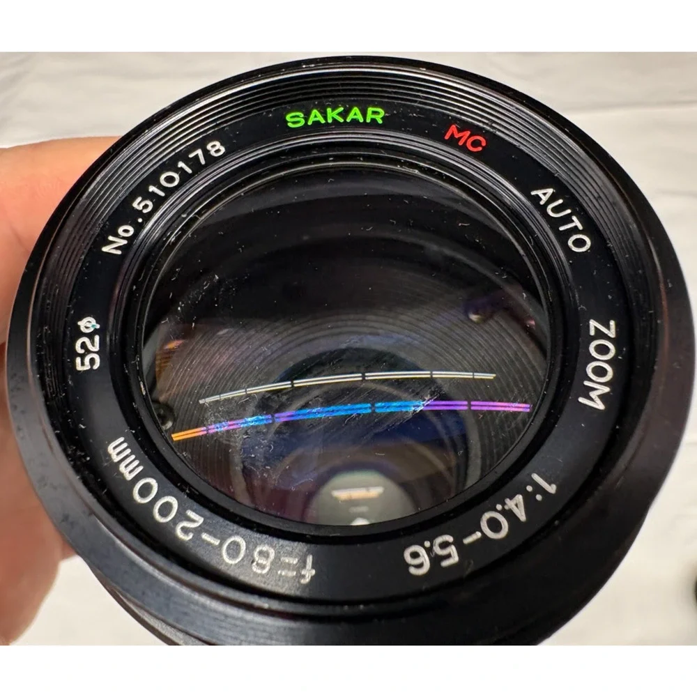 Sakar MC Auto Zoom 80–200mm F4–5.6 Telephoto Lens K Mount With Caps Untested